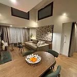 Epineio Comfort Living Aparthotel Litochoro