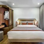Epineio Comfort Living Aparthotel 4*