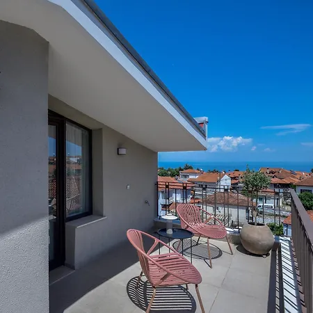 Epineio Comfort Living 4*